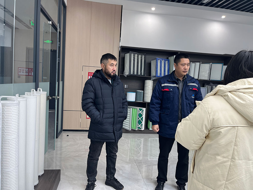 Kazakhstan Customers Come to Visit Our Factory