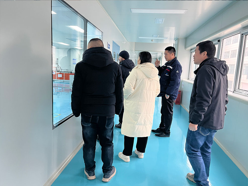 Kazakhstan Customers Come to Visit Our Factory